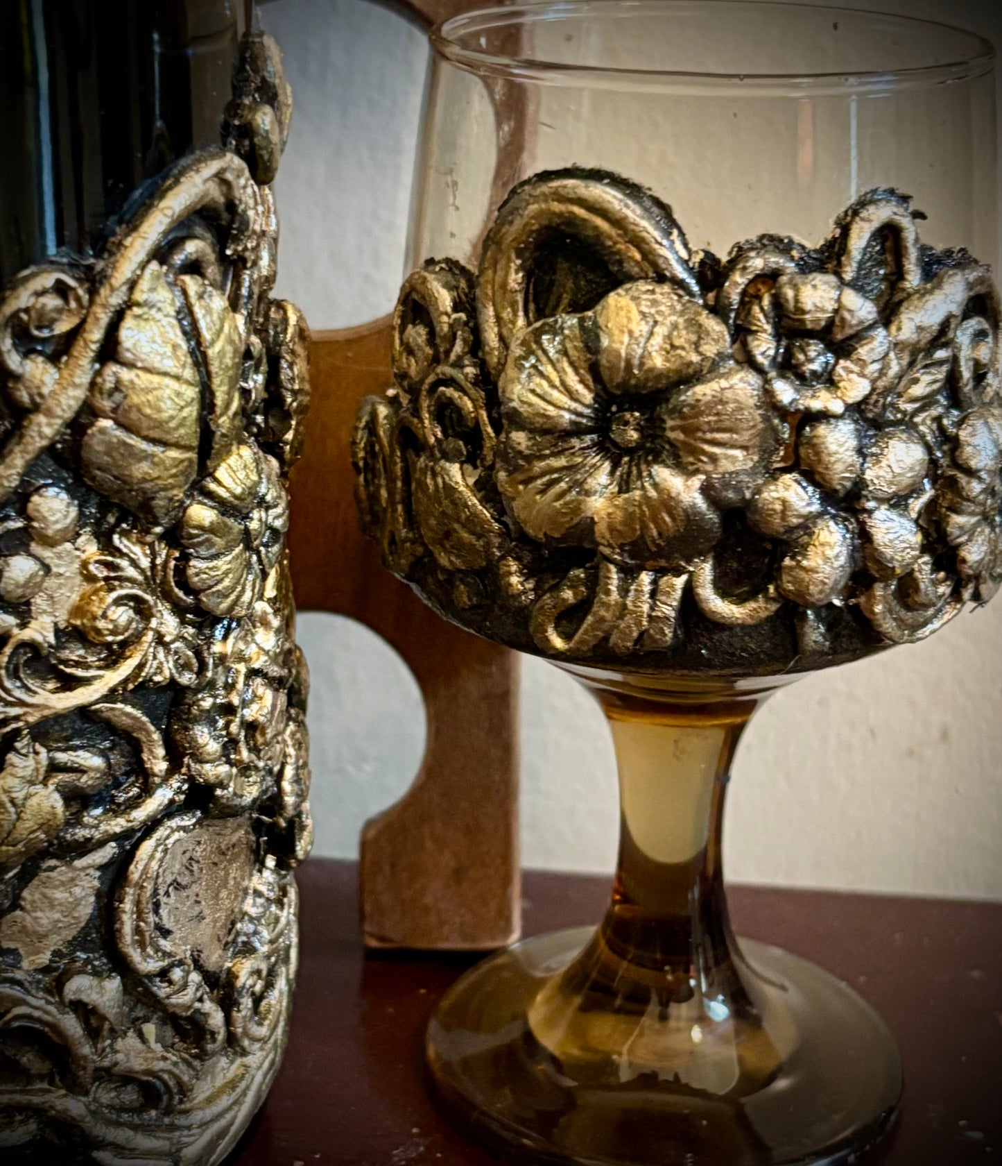 4 pc set decorated wine bottle, 2 Wine Glasses and wood Glass Holder