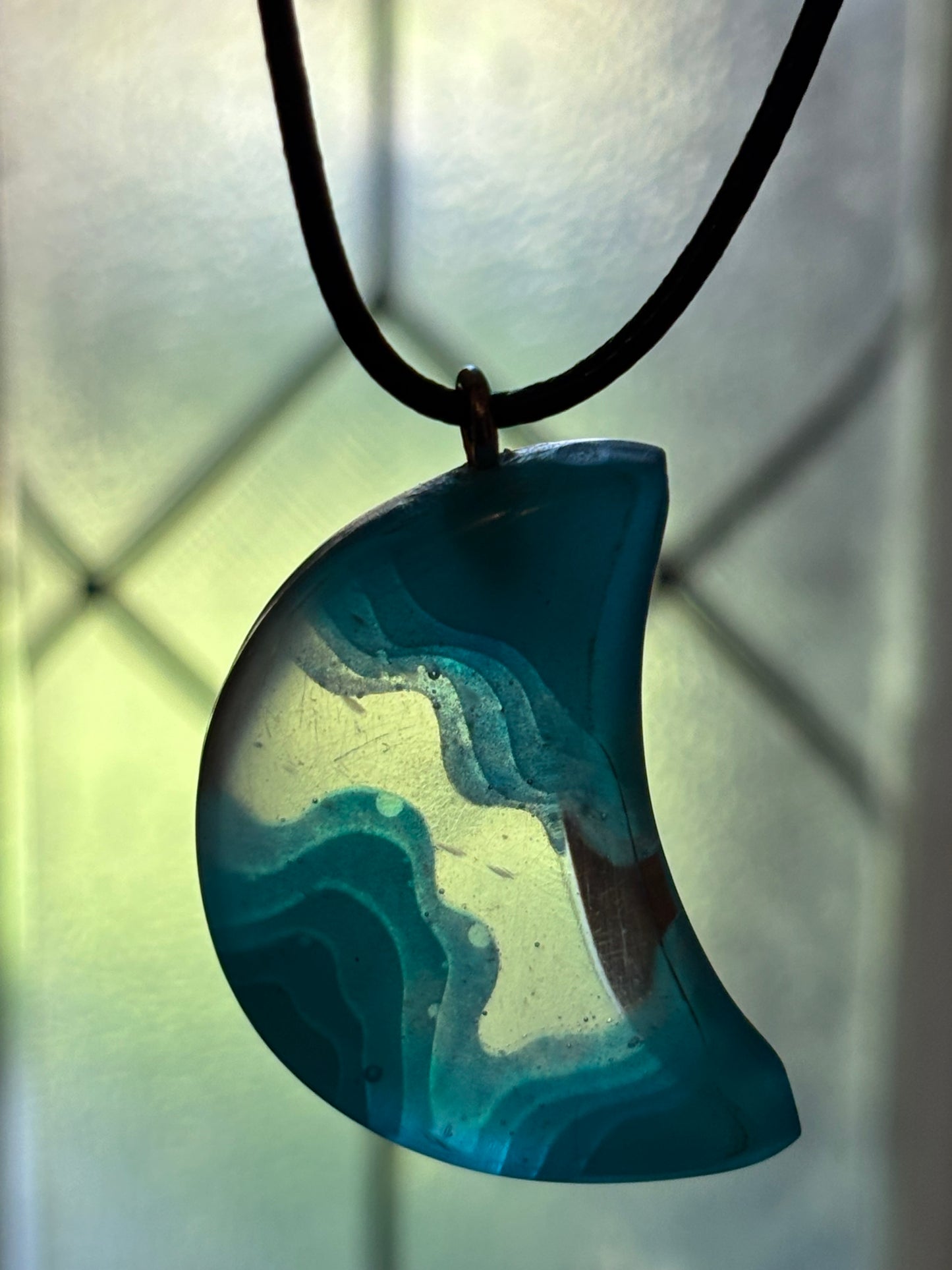 Glow necklace. Luminous pendant, glow in the dark jewelry, UV, black light